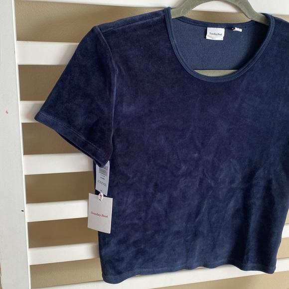 NWT Aritzia Sunday Best Velvet Henri T-Shirt in Total Eclipse Navy Blue Small - Picture 4 of 13